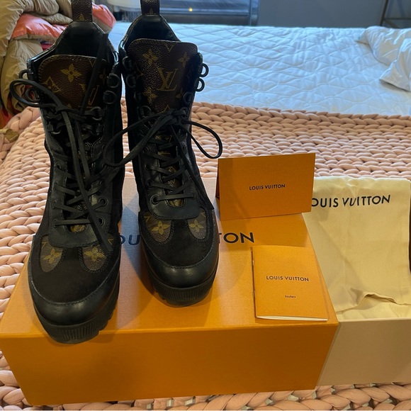 ✨Louis Vuitton Combat Boots✨ - Picture 2 of 12